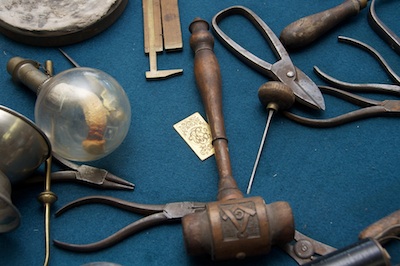 Improv Essentials: My 0-prep 4e DnD Toolkit In case others may find it useful, I want to share the toolkit I use for running nearly zero-prep, low-maintenance yet rich and engaging games of 4e DnD. When I...